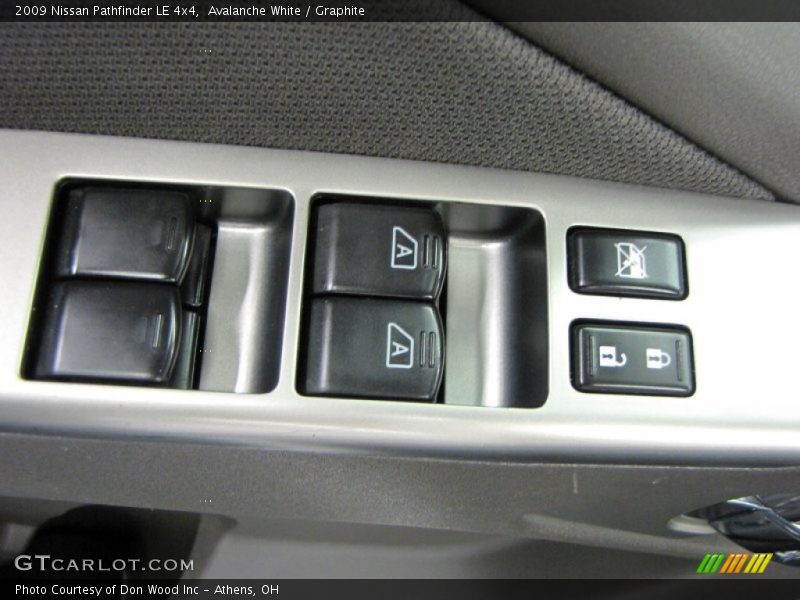 Avalanche White / Graphite 2009 Nissan Pathfinder LE 4x4