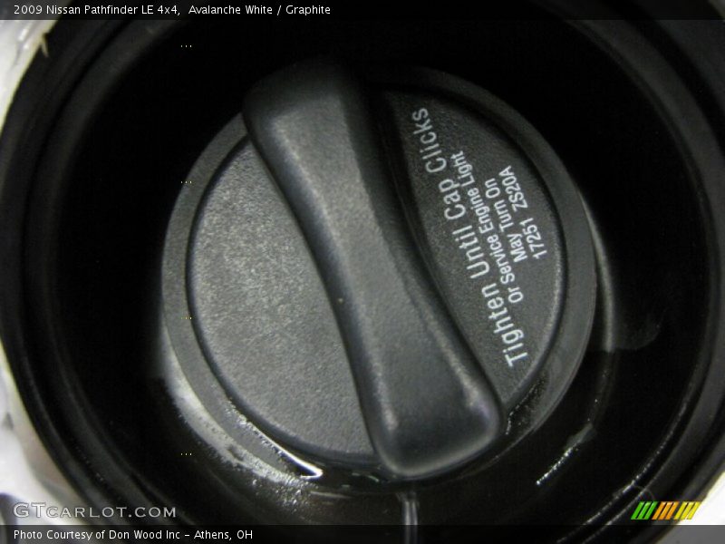 Avalanche White / Graphite 2009 Nissan Pathfinder LE 4x4