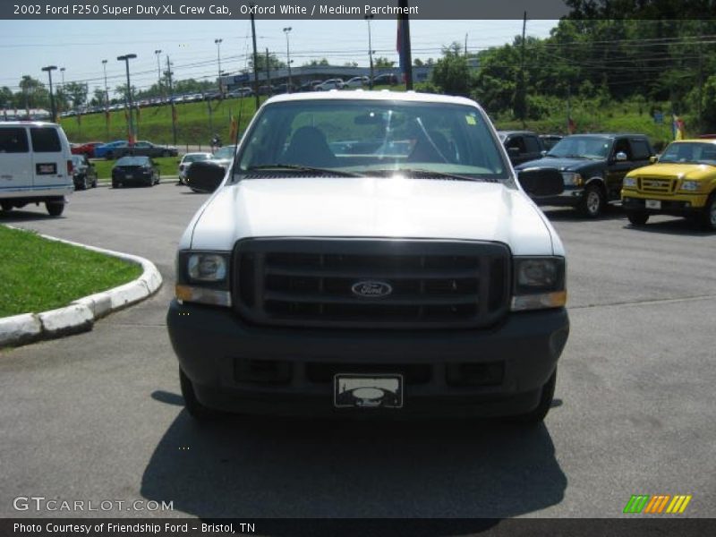 Oxford White / Medium Parchment 2002 Ford F250 Super Duty XL Crew Cab