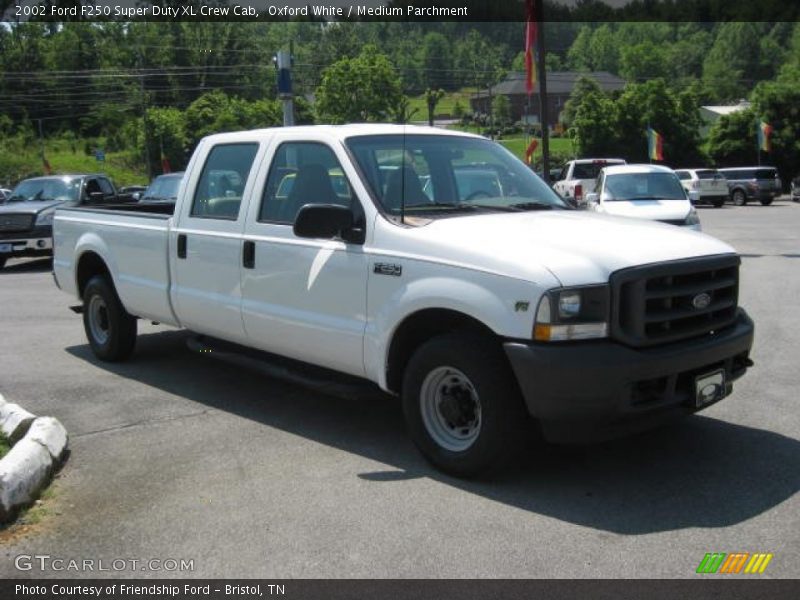 Oxford White / Medium Parchment 2002 Ford F250 Super Duty XL Crew Cab