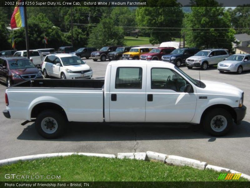 Oxford White / Medium Parchment 2002 Ford F250 Super Duty XL Crew Cab