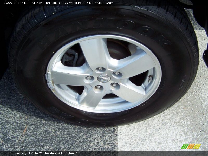 Brilliant Black Crystal Pearl / Dark Slate Gray 2009 Dodge Nitro SE 4x4
