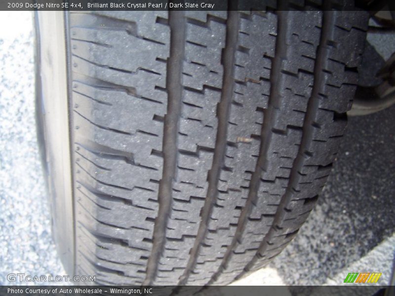 Brilliant Black Crystal Pearl / Dark Slate Gray 2009 Dodge Nitro SE 4x4