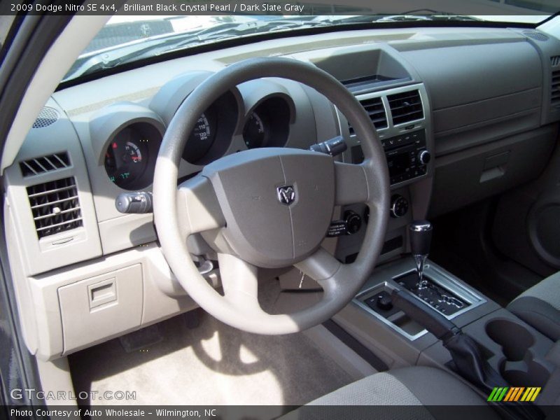 Brilliant Black Crystal Pearl / Dark Slate Gray 2009 Dodge Nitro SE 4x4