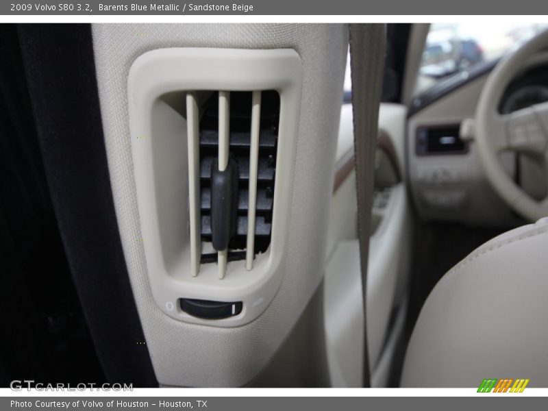 Barents Blue Metallic / Sandstone Beige 2009 Volvo S80 3.2