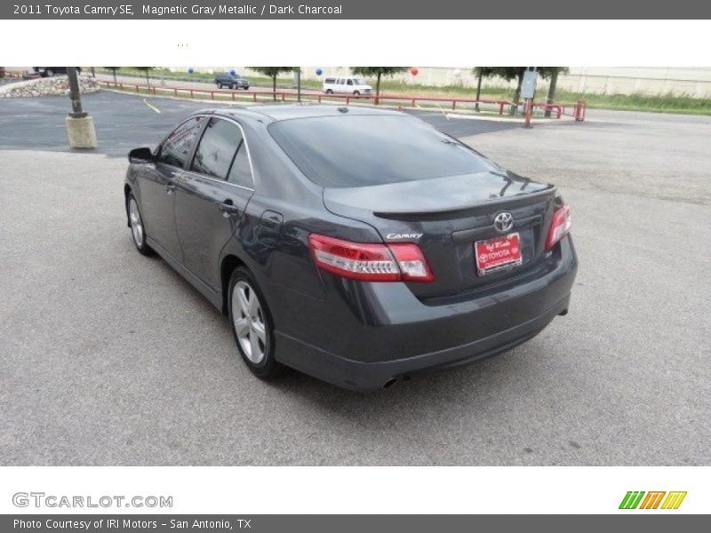 Magnetic Gray Metallic / Dark Charcoal 2011 Toyota Camry SE