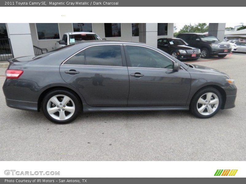 Magnetic Gray Metallic / Dark Charcoal 2011 Toyota Camry SE