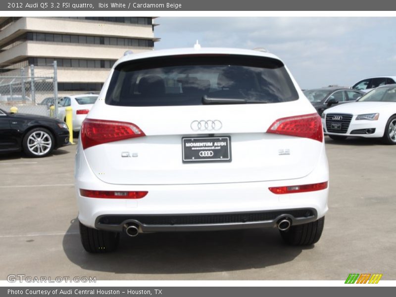 Ibis White / Cardamom Beige 2012 Audi Q5 3.2 FSI quattro