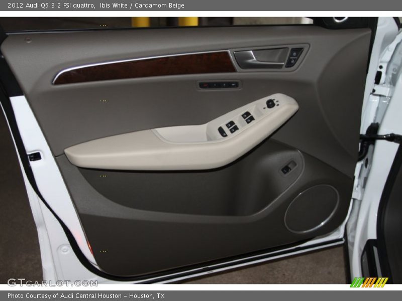 Ibis White / Cardamom Beige 2012 Audi Q5 3.2 FSI quattro