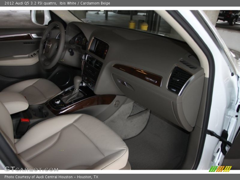 Ibis White / Cardamom Beige 2012 Audi Q5 3.2 FSI quattro