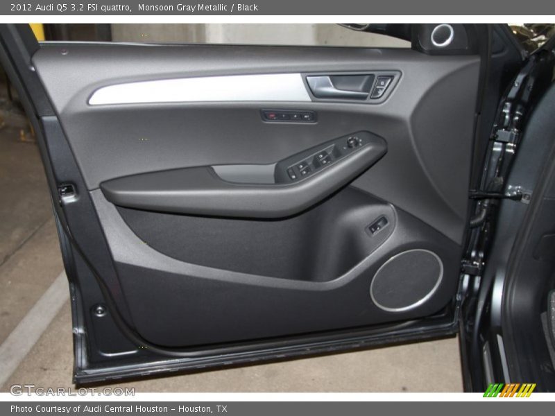 Monsoon Gray Metallic / Black 2012 Audi Q5 3.2 FSI quattro