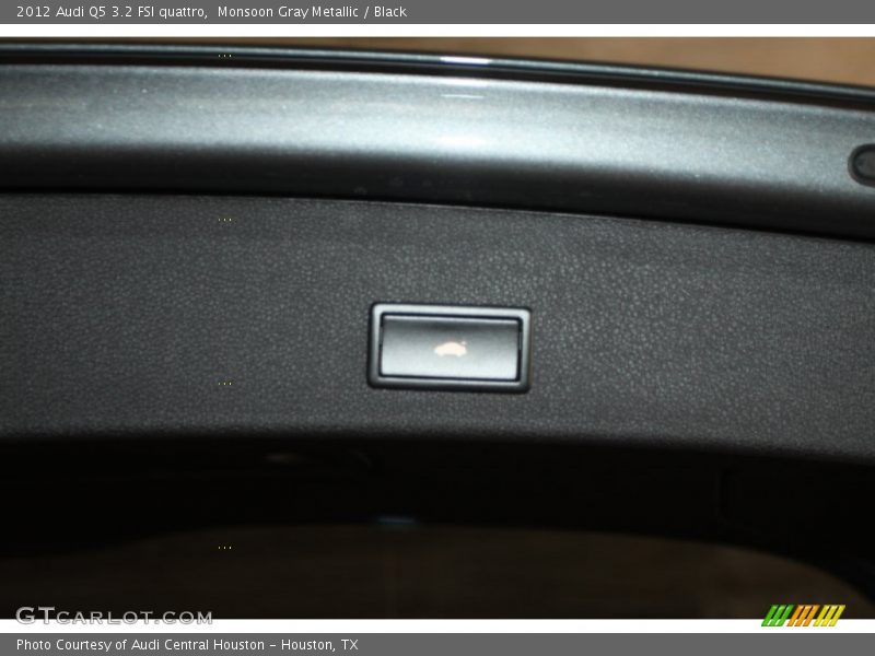 Monsoon Gray Metallic / Black 2012 Audi Q5 3.2 FSI quattro