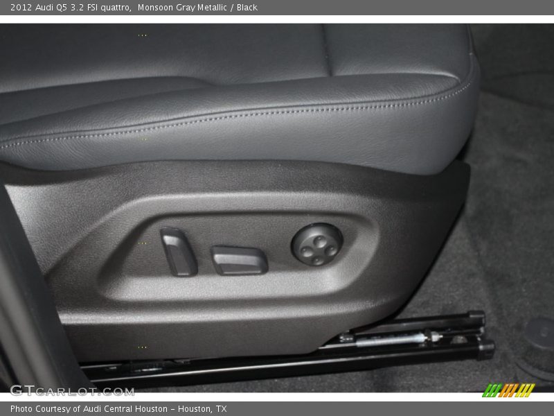 Monsoon Gray Metallic / Black 2012 Audi Q5 3.2 FSI quattro