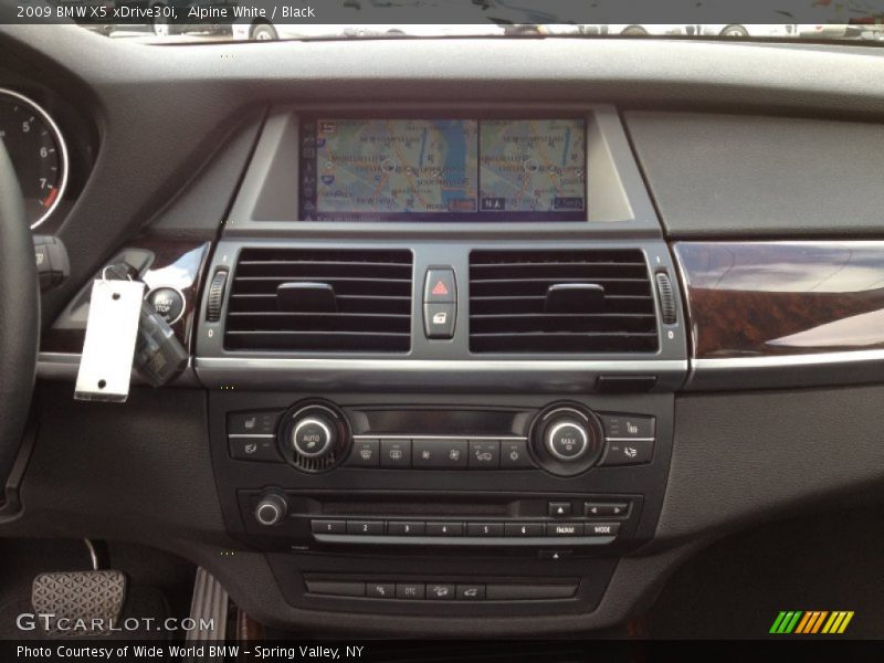 Alpine White / Black 2009 BMW X5 xDrive30i
