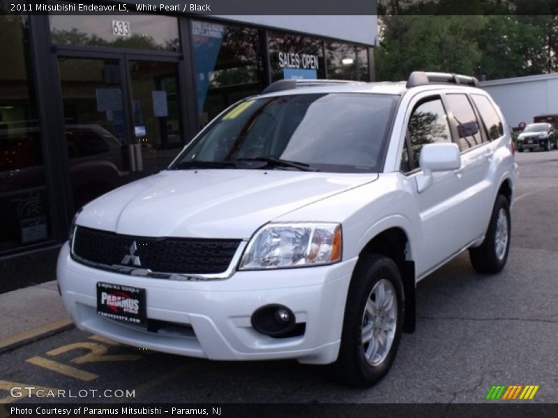 White Pearl / Black 2011 Mitsubishi Endeavor LS