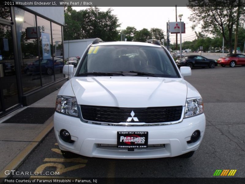 White Pearl / Black 2011 Mitsubishi Endeavor LS