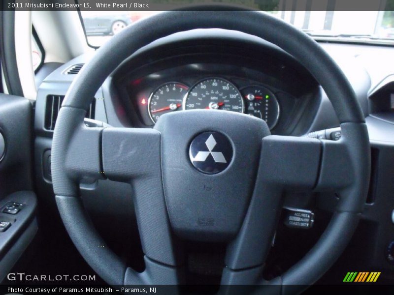 White Pearl / Black 2011 Mitsubishi Endeavor LS