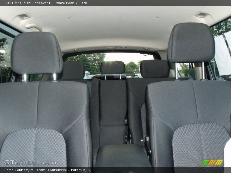 White Pearl / Black 2011 Mitsubishi Endeavor LS