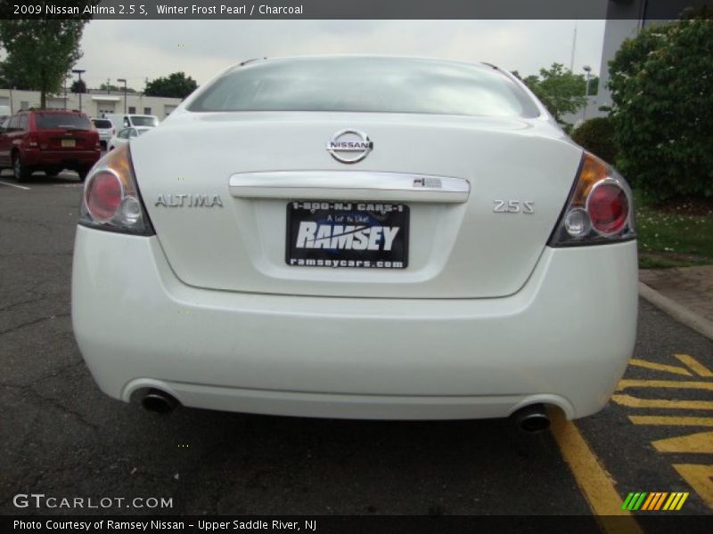 Winter Frost Pearl / Charcoal 2009 Nissan Altima 2.5 S