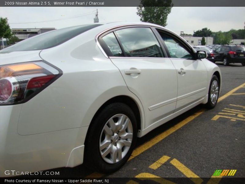 Winter Frost Pearl / Charcoal 2009 Nissan Altima 2.5 S