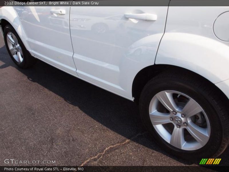 Bright White / Dark Slate Gray 2012 Dodge Caliber SXT