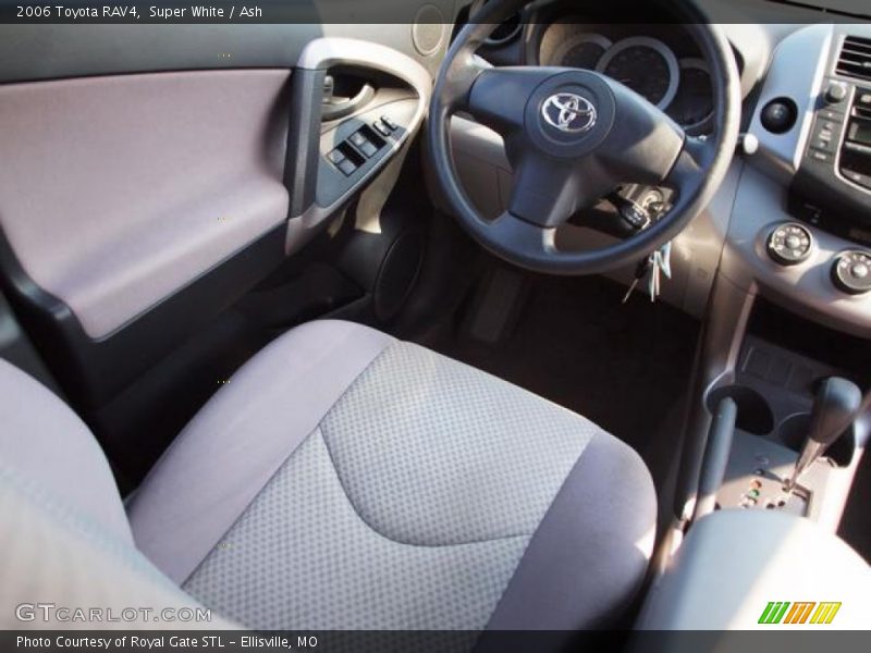 Super White / Ash 2006 Toyota RAV4