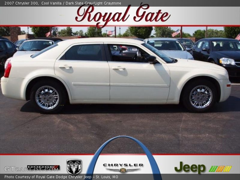Cool Vanilla / Dark Slate Gray/Light Graystone 2007 Chrysler 300