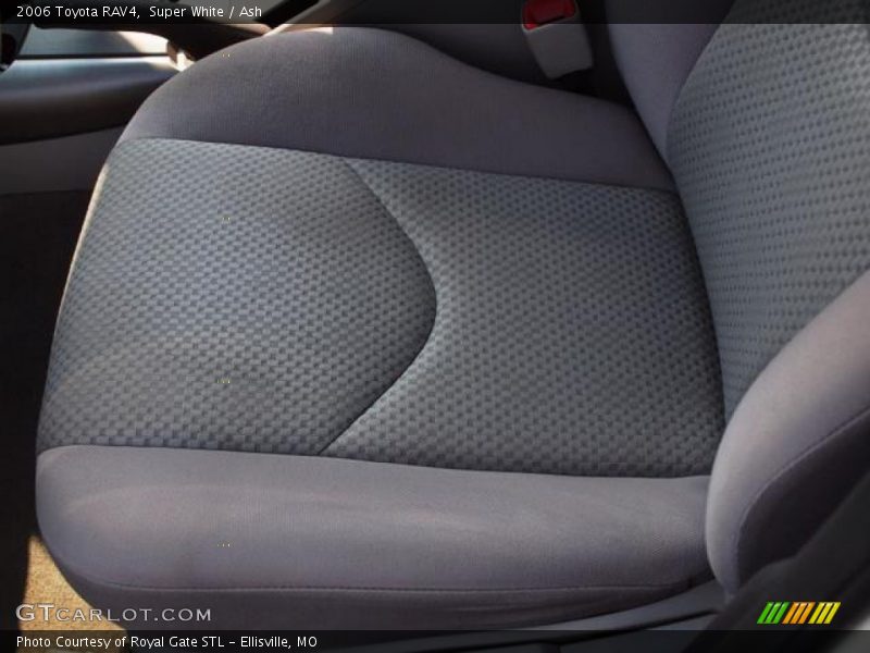 Super White / Ash 2006 Toyota RAV4