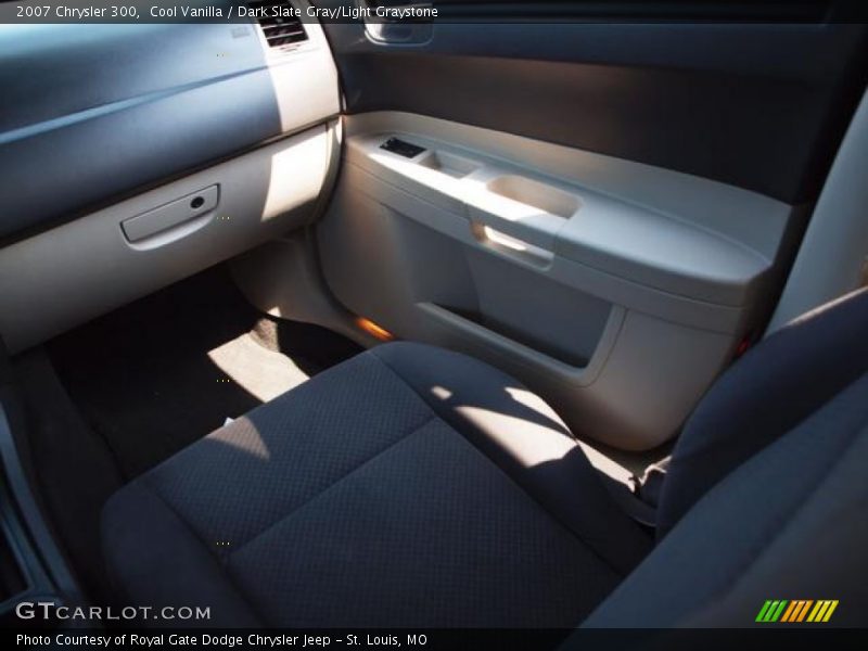 Cool Vanilla / Dark Slate Gray/Light Graystone 2007 Chrysler 300