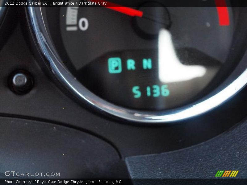 Bright White / Dark Slate Gray 2012 Dodge Caliber SXT