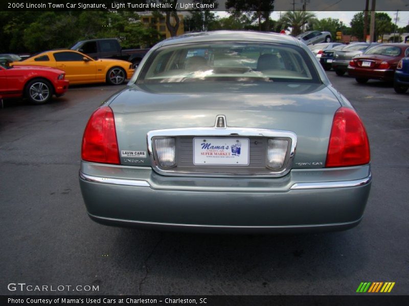 Light Tundra Metallic / Light Camel 2006 Lincoln Town Car Signature