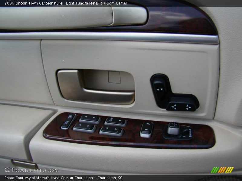 Light Tundra Metallic / Light Camel 2006 Lincoln Town Car Signature