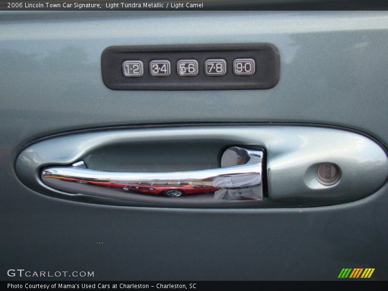 Light Tundra Metallic / Light Camel 2006 Lincoln Town Car Signature