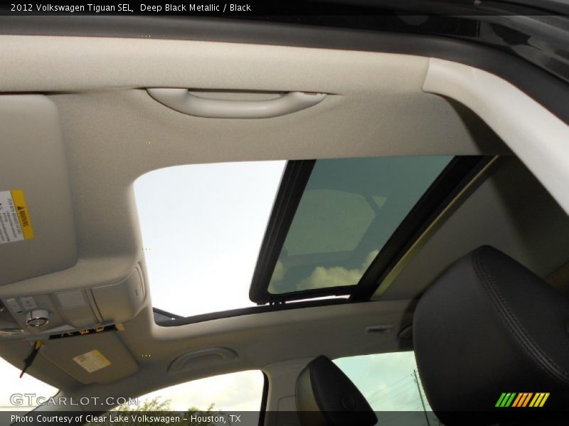 Deep Black Metallic / Black 2012 Volkswagen Tiguan SEL