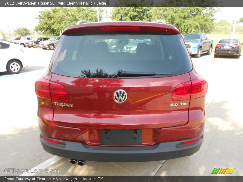 Wild Cherry Metallic / Beige 2012 Volkswagen Tiguan SE