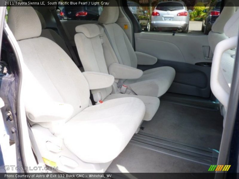 South Pacific Blue Pearl / Light Gray 2011 Toyota Sienna LE
