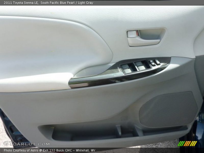 South Pacific Blue Pearl / Light Gray 2011 Toyota Sienna LE
