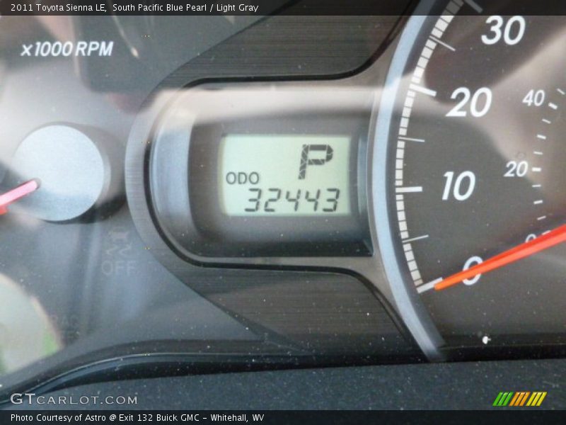 South Pacific Blue Pearl / Light Gray 2011 Toyota Sienna LE