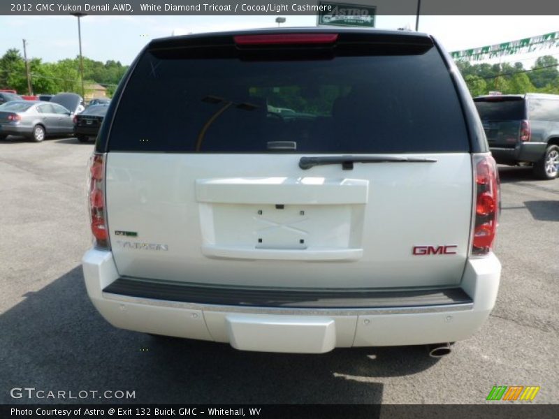 White Diamond Tricoat / Cocoa/Light Cashmere 2012 GMC Yukon Denali AWD