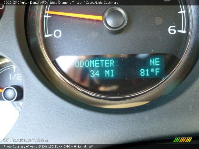 White Diamond Tricoat / Cocoa/Light Cashmere 2012 GMC Yukon Denali AWD