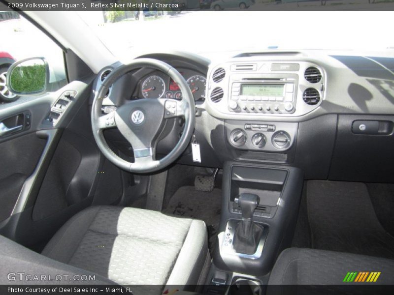 Reflex Silver Metallic / Charcoal 2009 Volkswagen Tiguan S