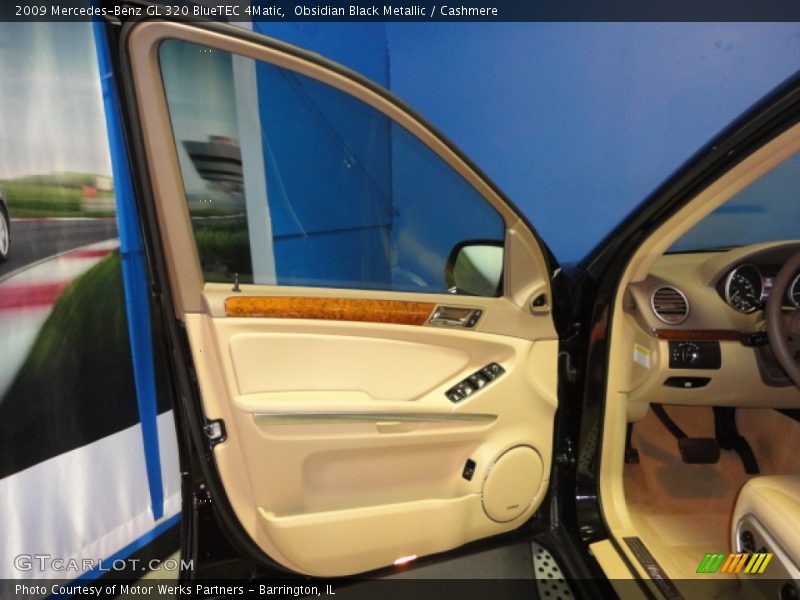Obsidian Black Metallic / Cashmere 2009 Mercedes-Benz GL 320 BlueTEC 4Matic