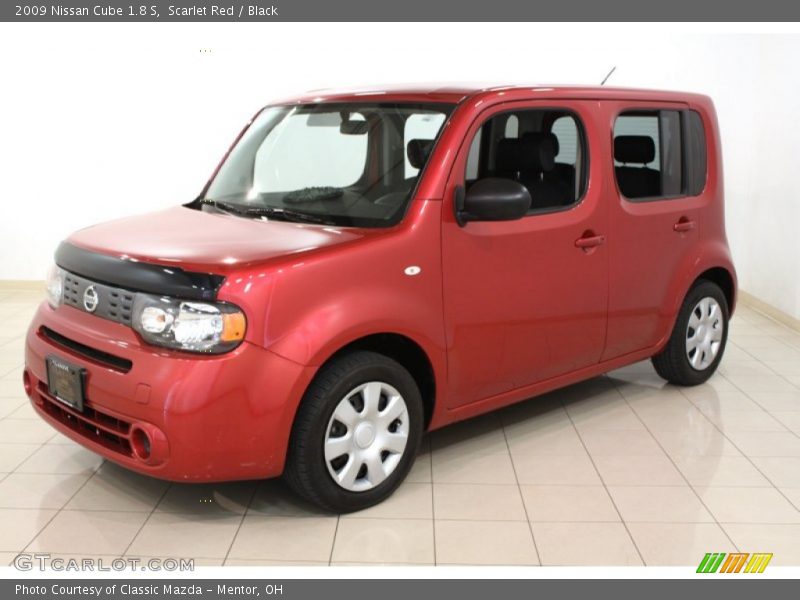 Front 3/4 View of 2009 Cube 1.8 S