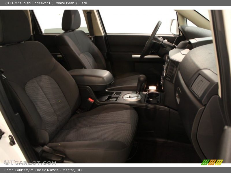 White Pearl / Black 2011 Mitsubishi Endeavor LS