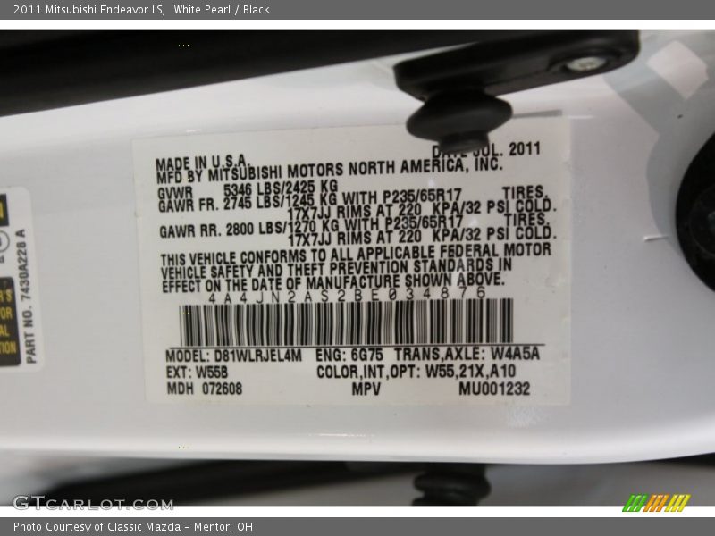 White Pearl / Black 2011 Mitsubishi Endeavor LS