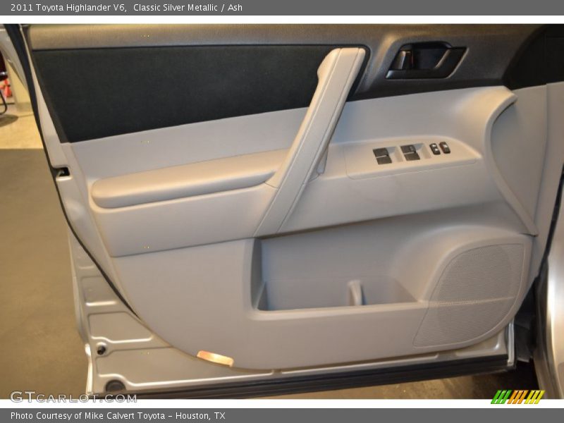 Classic Silver Metallic / Ash 2011 Toyota Highlander V6