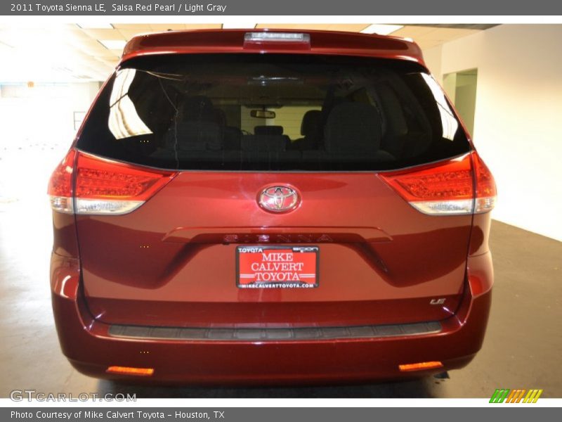 Salsa Red Pearl / Light Gray 2011 Toyota Sienna LE