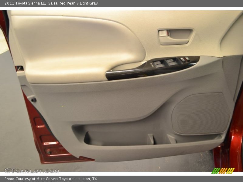 Salsa Red Pearl / Light Gray 2011 Toyota Sienna LE