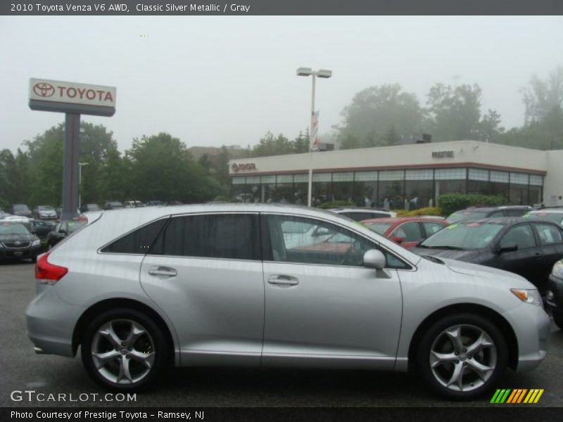 Classic Silver Metallic / Gray 2010 Toyota Venza V6 AWD