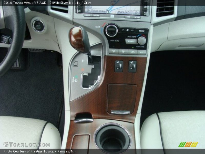 Classic Silver Metallic / Gray 2010 Toyota Venza V6 AWD